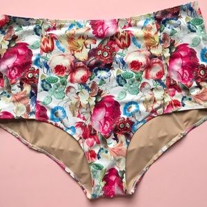 Kortni Jeane High-Waisted in Vintage Floral XXL